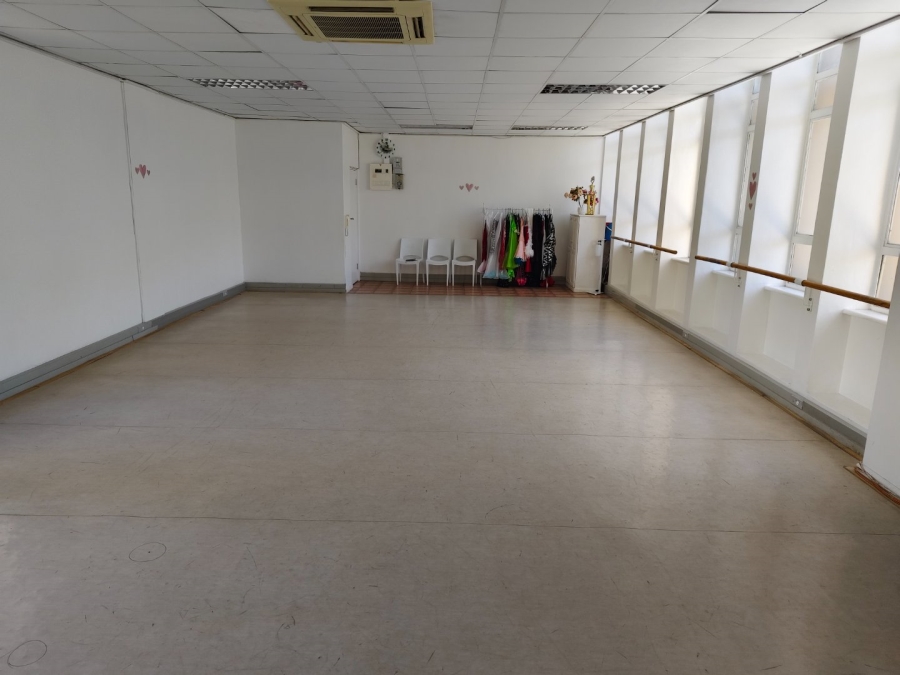 Commercial Property for Sale in Lemoenkloof Western Cape